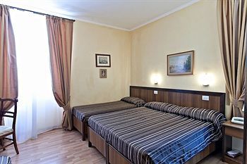 Trastevere Hotel Cisterna Rzym Zewnętrze zdjęcie